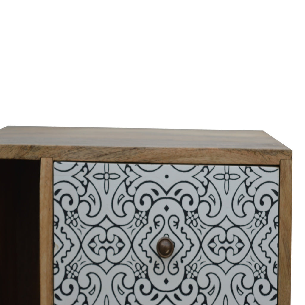 Fellaini cabinet top surface view